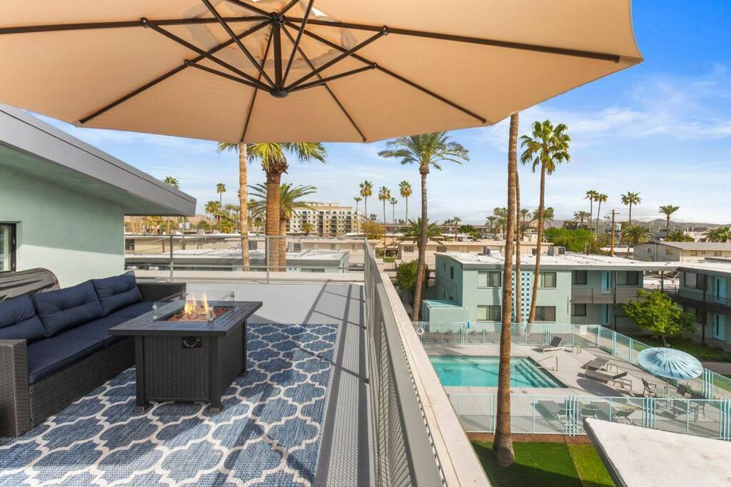 Micro Studio With Balcony & Pool View - Walk To Ot Scottsdale Exterior photo